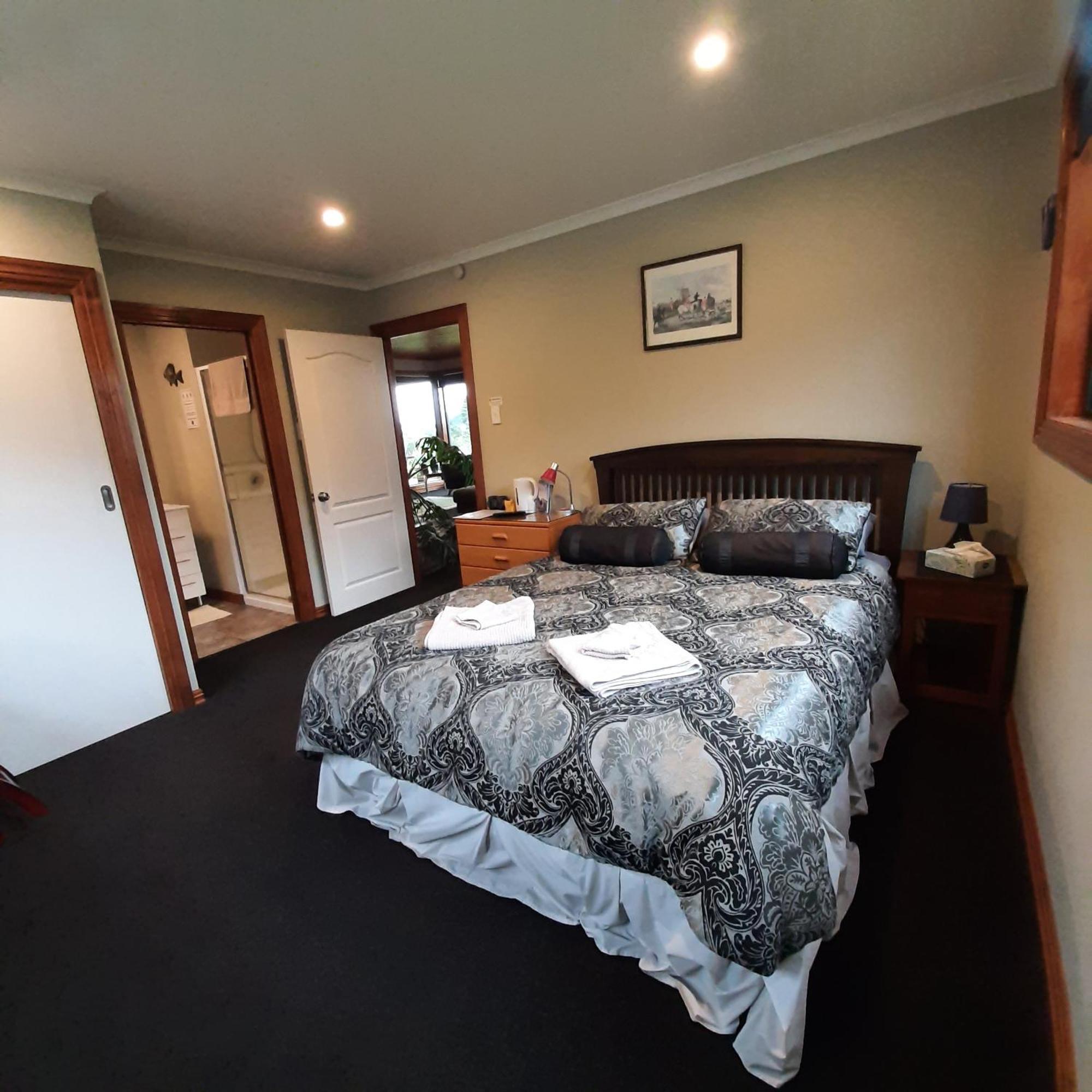 Koru Beachfront Holiday Cabins & Hot Tub Barrytown Экстерьер фото