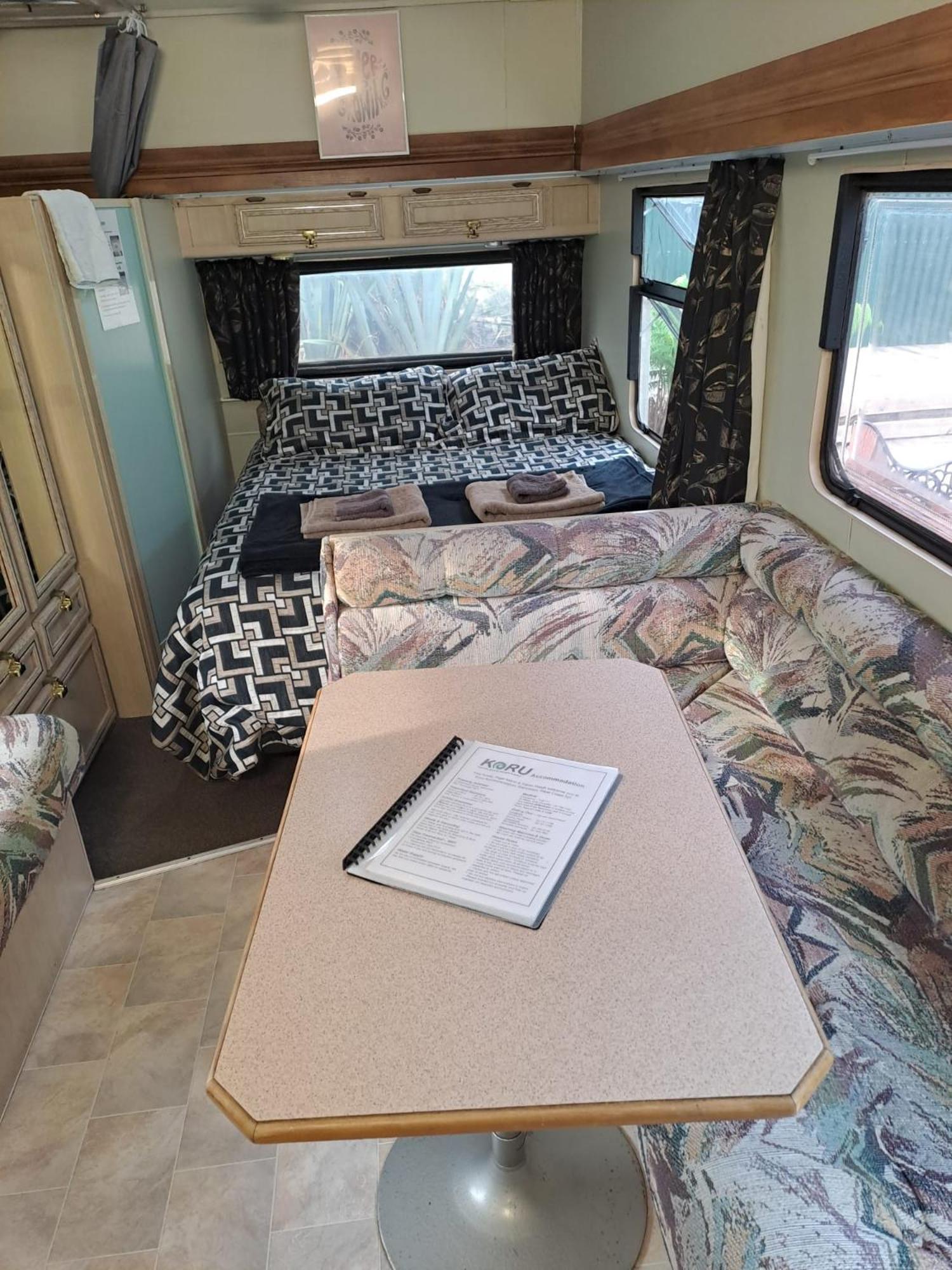 Koru Beachfront Holiday Cabins & Hot Tub Barrytown Экстерьер фото