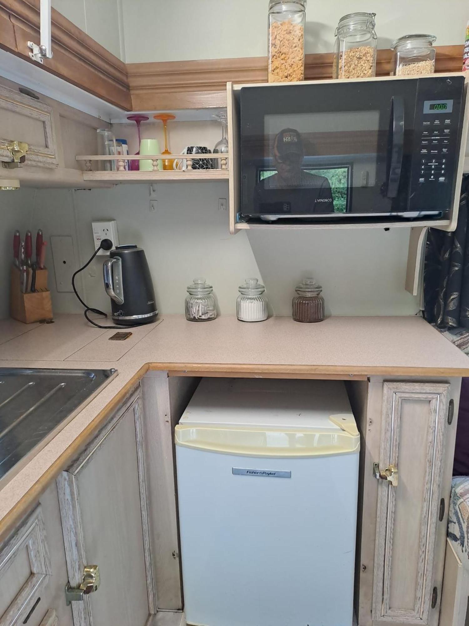 Koru Beachfront Holiday Cabins & Hot Tub Barrytown Экстерьер фото