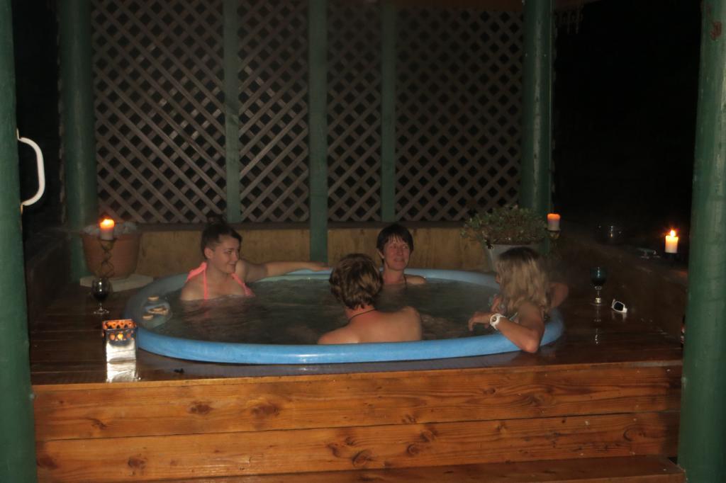 Koru Beachfront Holiday Cabins & Hot Tub Barrytown Экстерьер фото